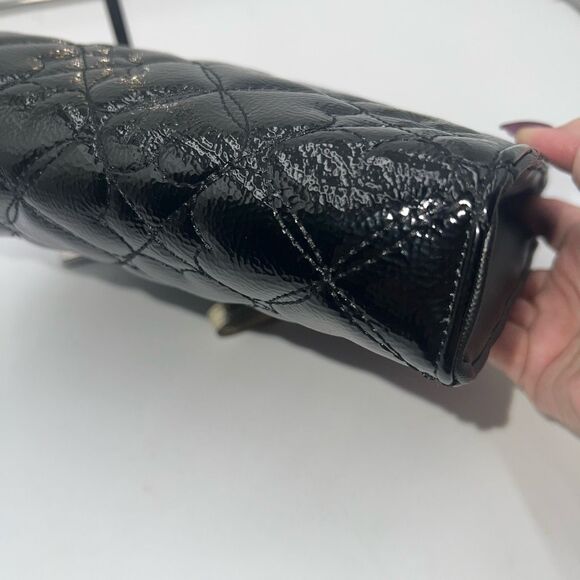 Betsey Johnson Large‎ Faux Leather Black and Gold Quilted Wristlet - Picture 7 of 10